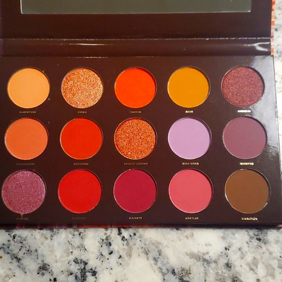 Hipdot Zion Eyeshadow Pallette - Picture 2 of 3